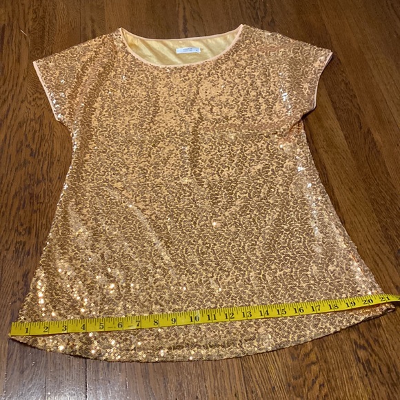 Medium Gold Sequins Relaxes Fit Short Sleeve Shirt - Picture 4 of 7